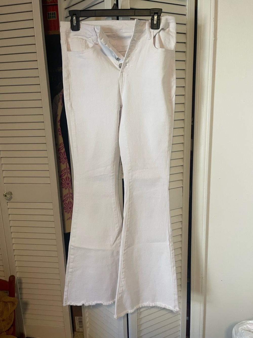 SHEIN White High-Rise Flare Jeans with Raw Hem